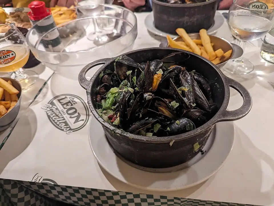 Mussels and fries, Bruges