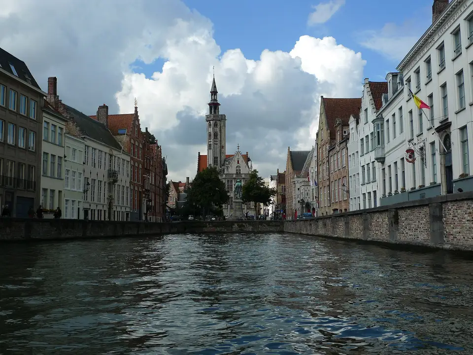 Jan van Eyckplein & Spiegelrei, Bruges